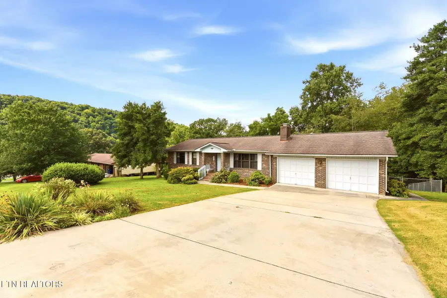 624 Greenwood Drive, Clinton, TN 37716 - #2