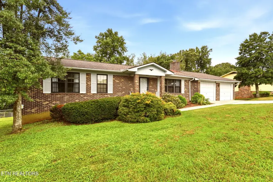 624 Greenwood Drive, Clinton, TN 37716 - #3