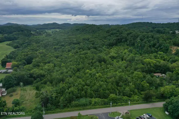 220 Milldale Rd, Dandridge, TN 37725