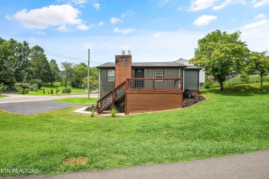 2225 NW Madison Rd, Knoxville, TN 37912 - #2