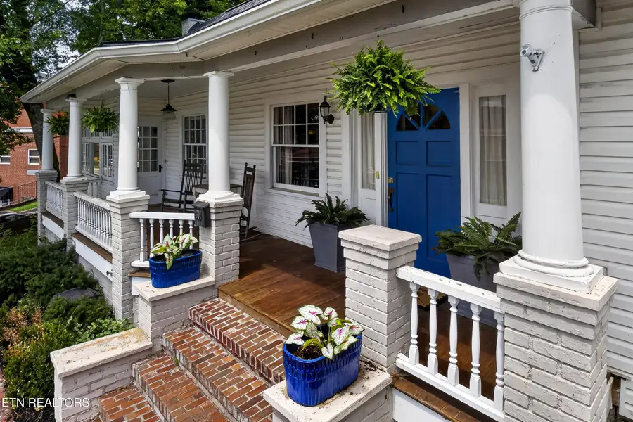 300 N Hicks St, Clinton, TN 37716 - #3