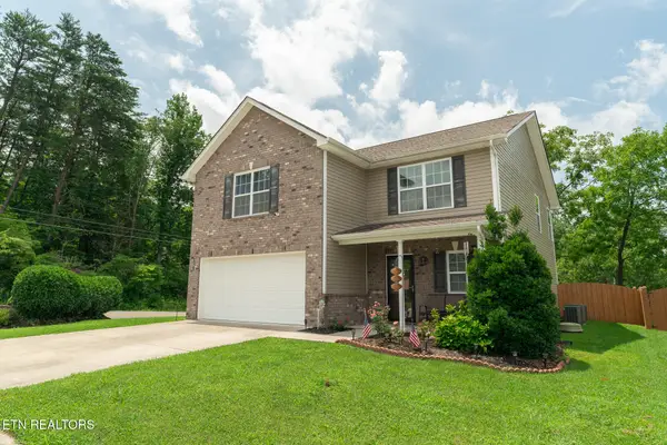 6901 Holliday Park Lane, Knoxville, TN 37918