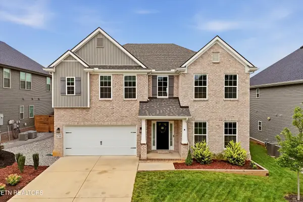 1435 Ridge Climber Rd, Knoxville, TN 37922