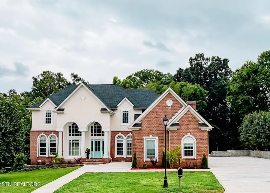 5619 Fountain Gate Rd, Knoxville, TN 37918 - #2