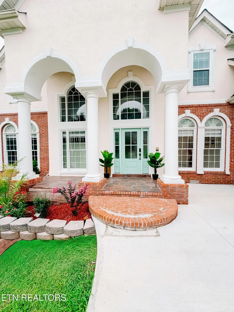 5619 Fountain Gate Rd, Knoxville, TN 37918 - #3