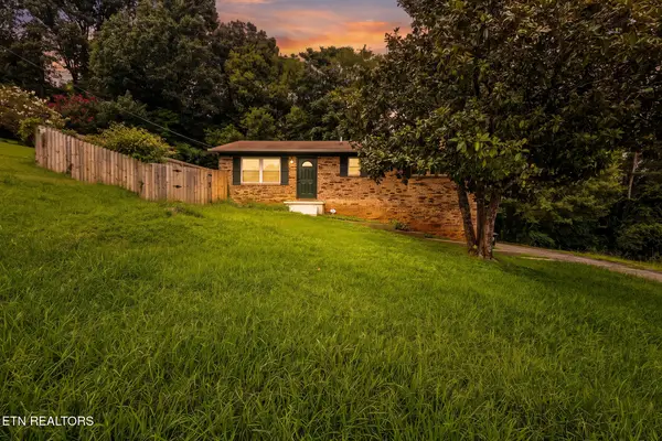 4400 Wells Rd, Knoxville, TN 37920