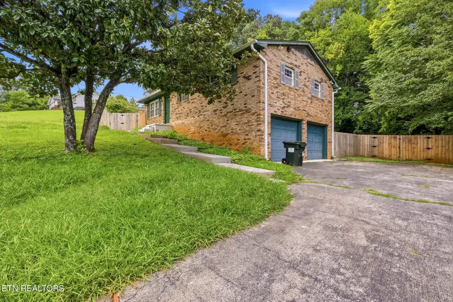 4400 Wells Rd, Knoxville, TN 37920 - #3