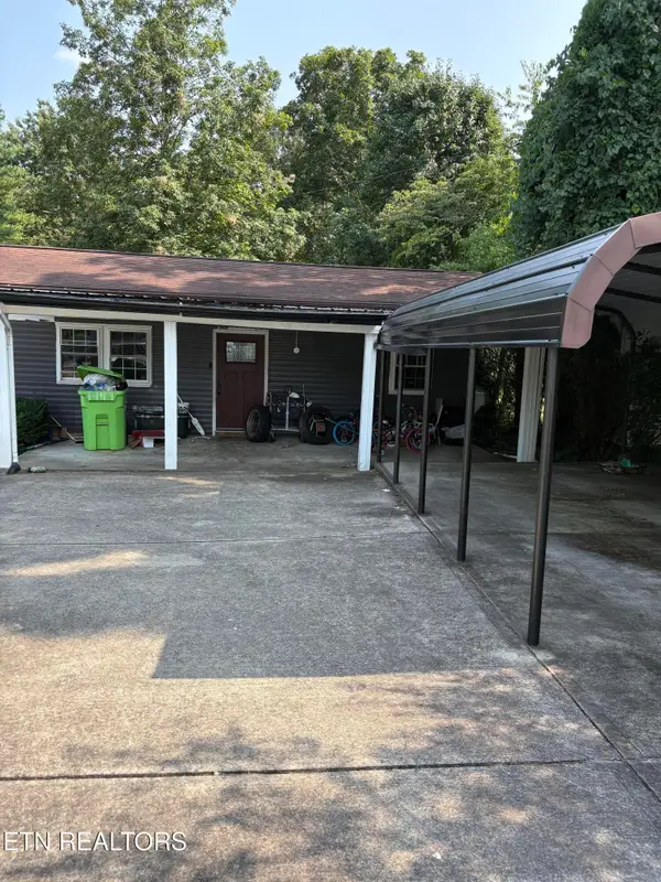 9258 Cherokee Tr, Crossville, TN 38572