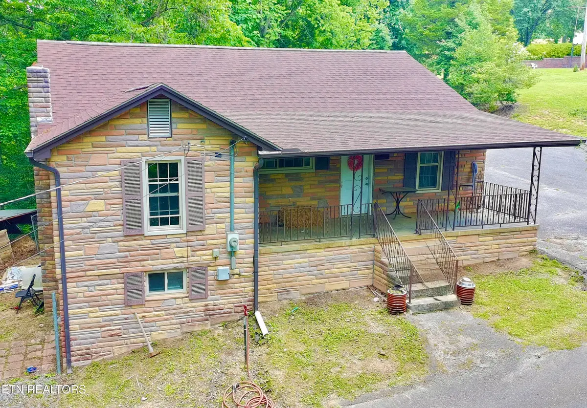 4906 Shady Rd, Strawberry Plains, TN 37871 - #1