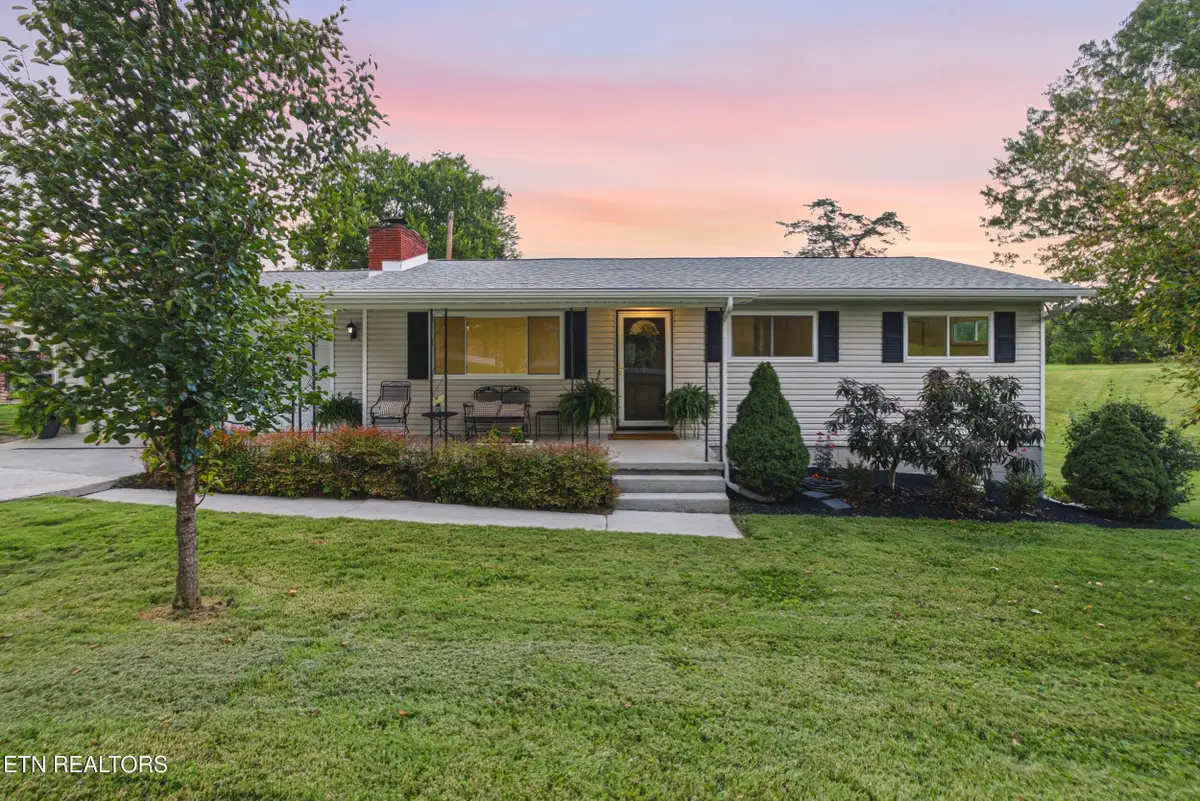 9409 Johnson Rd, Strawberry Plains, TN 37871 - #1
