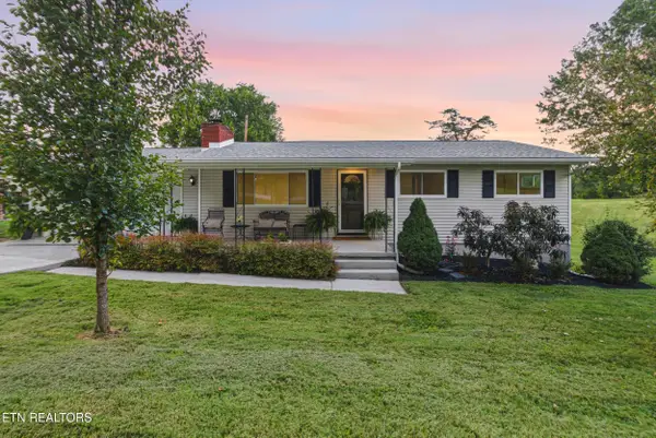 9409 Johnson Rd, Strawberry Plains, TN 37871