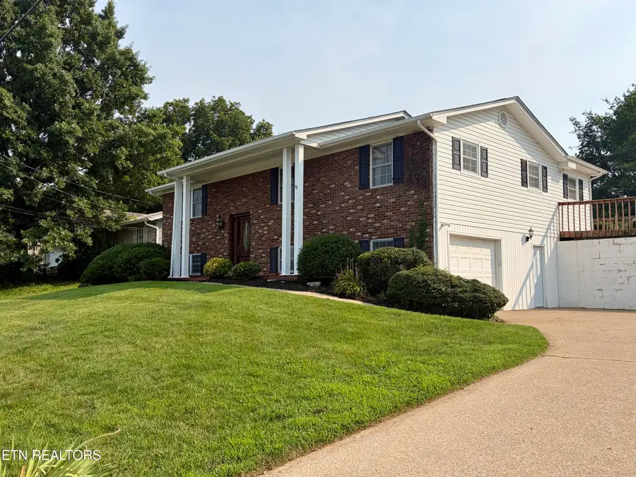 7715 Windsong Rd, Powell, TN 37849 - #2