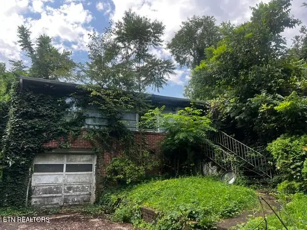 2404 Victoria St, Knoxville, TN 37915