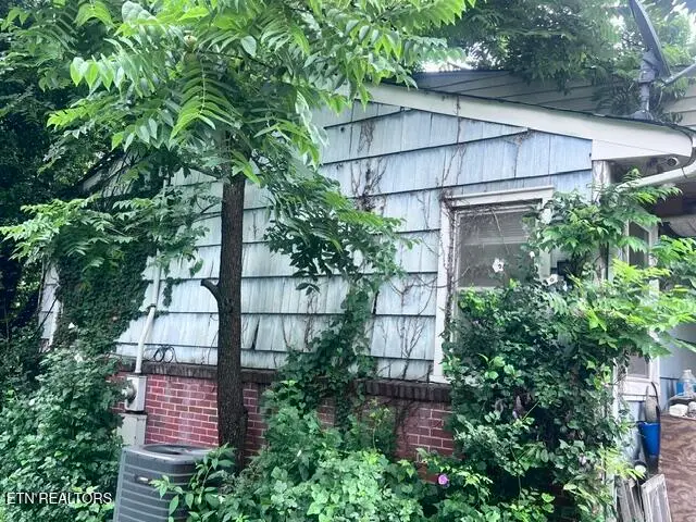 2404 Victoria St, Knoxville, TN 37915 - #2