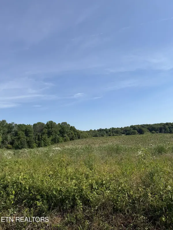 12D Petty Rd, Sparta, TN 38583