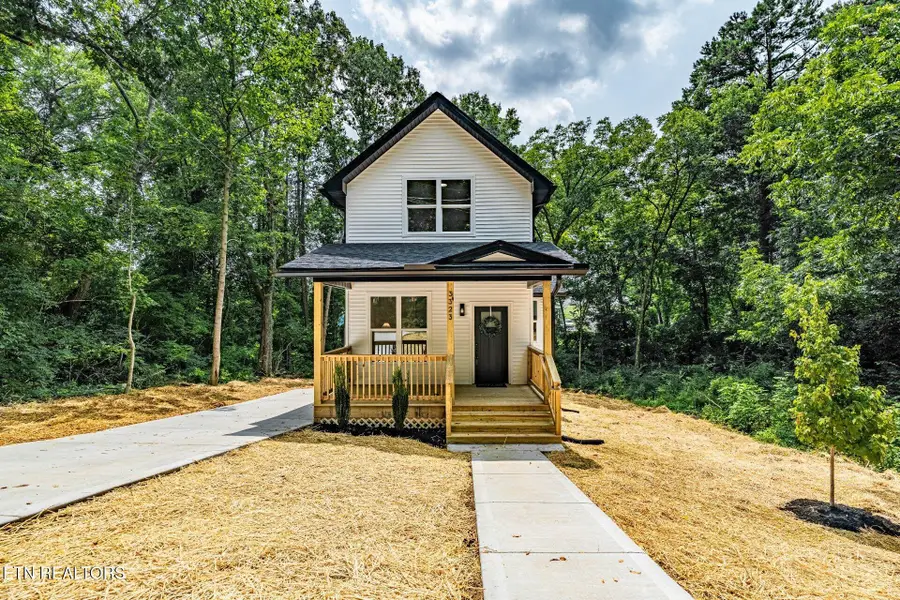 3323 Savoy St, Knoxville, TN 37921 - #2