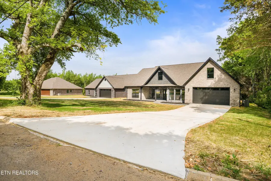1030 N Linden Drive, Alcoa, TN 37701 - #2