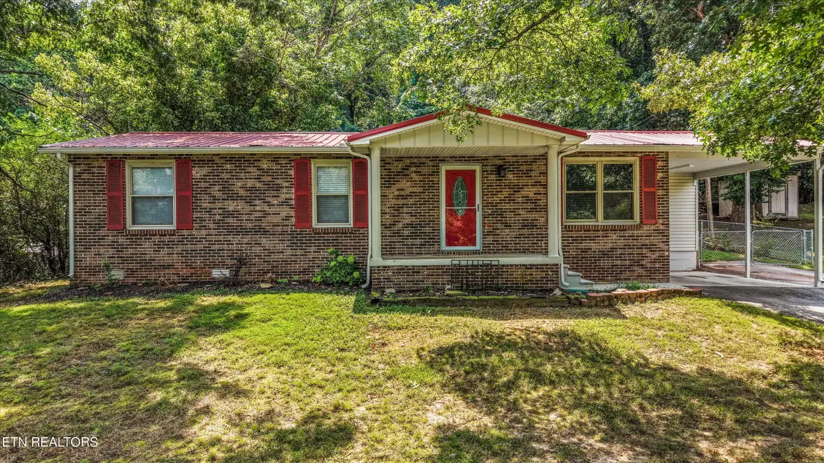 608 W 10th Ave, Lenoir City, TN 37771 - #1