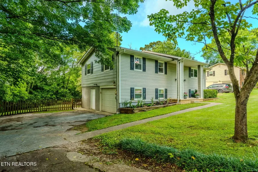 10809 Ashford Drive, Knoxville, TN 37934 - #2