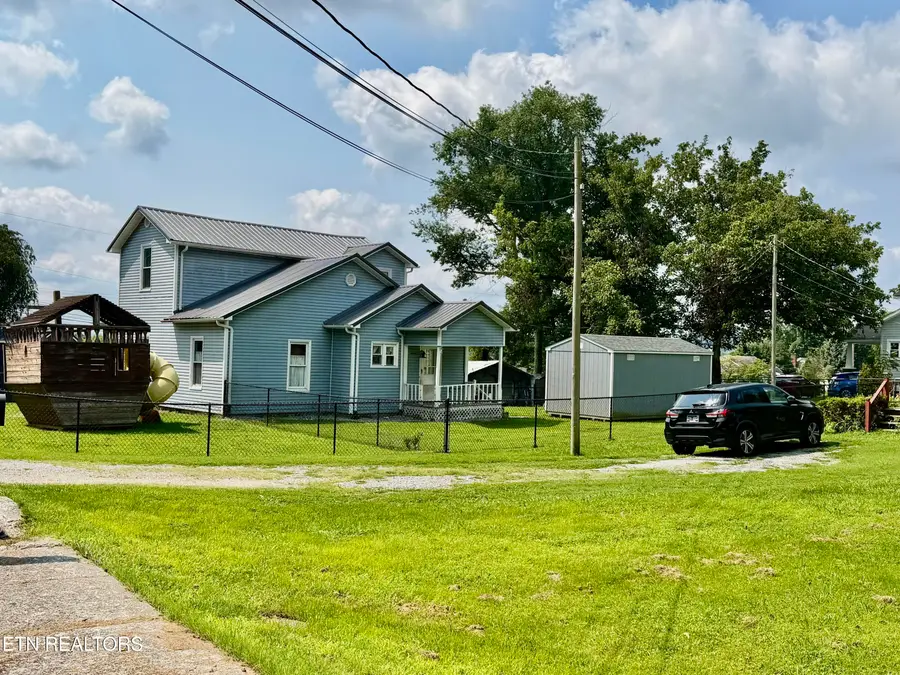 404 Church St, New Tazewell, TN 37825 - #3