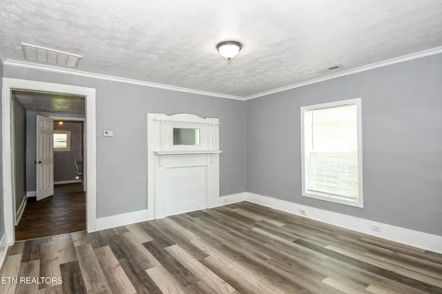 1215 Delaware Ave, Knoxville, TN 37921 - #3