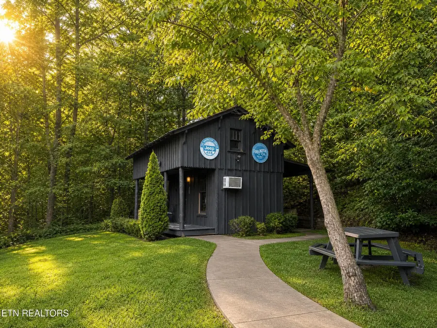 3059 Pittman Center Rd, Sevierville, TN 37876 - #3