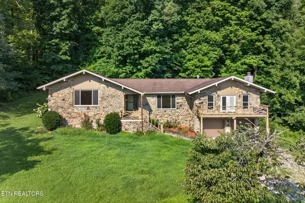 2410 Browns Mill Rd, Cookeville, TN 38506
