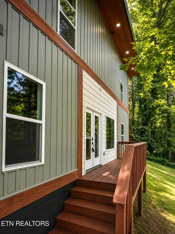 2221 Bernhurst Drive, Knoxville, TN 37918