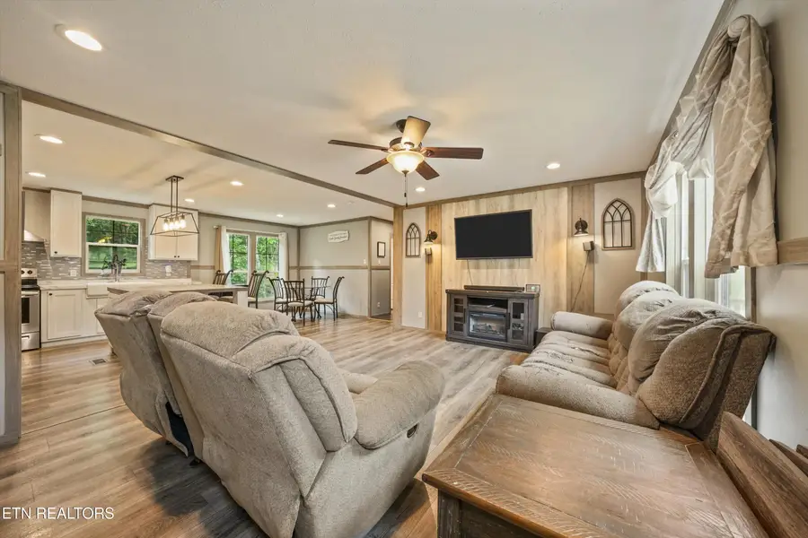 3421 Hackney Chapel Rd, Lenoir City, TN 37772 - #3