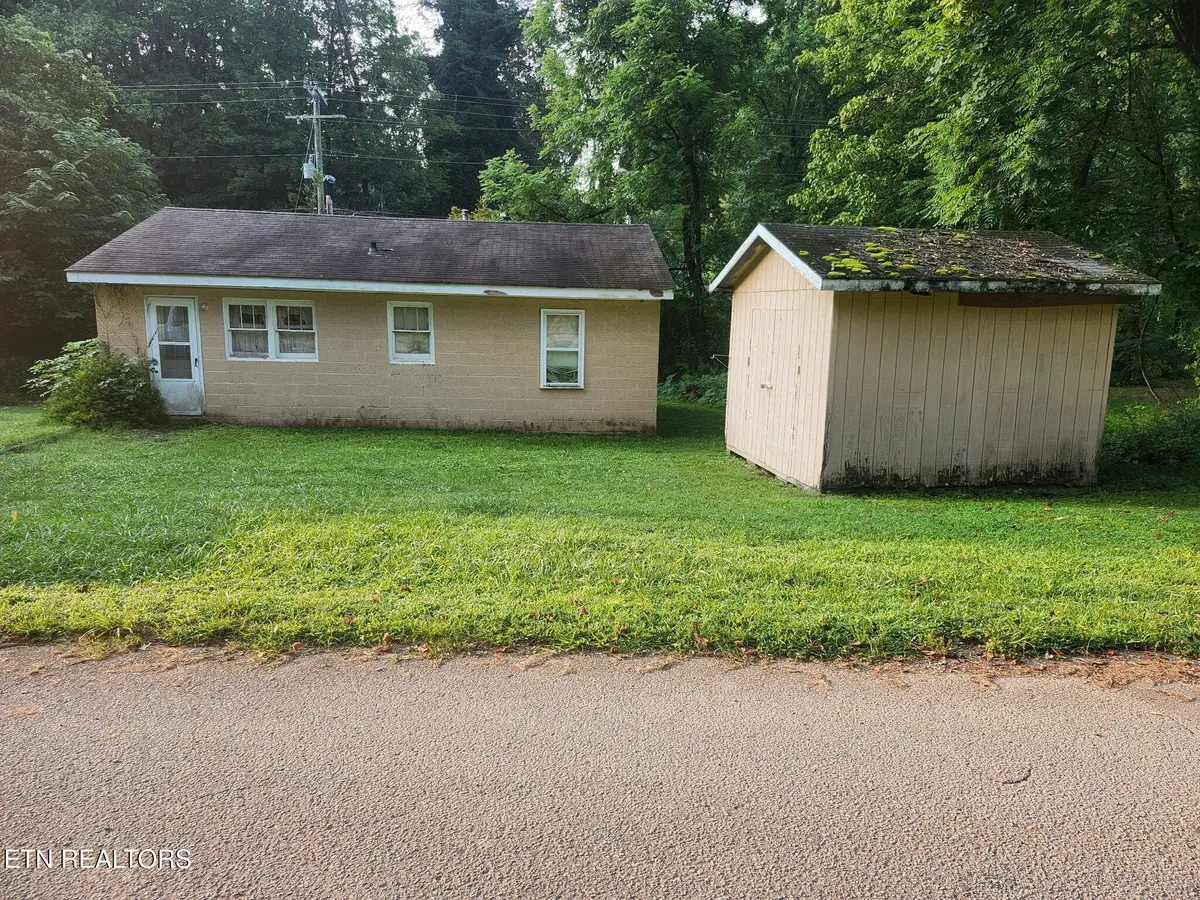 679 Hen Valley Rd, Oliver Springs, TN 37840 - #1