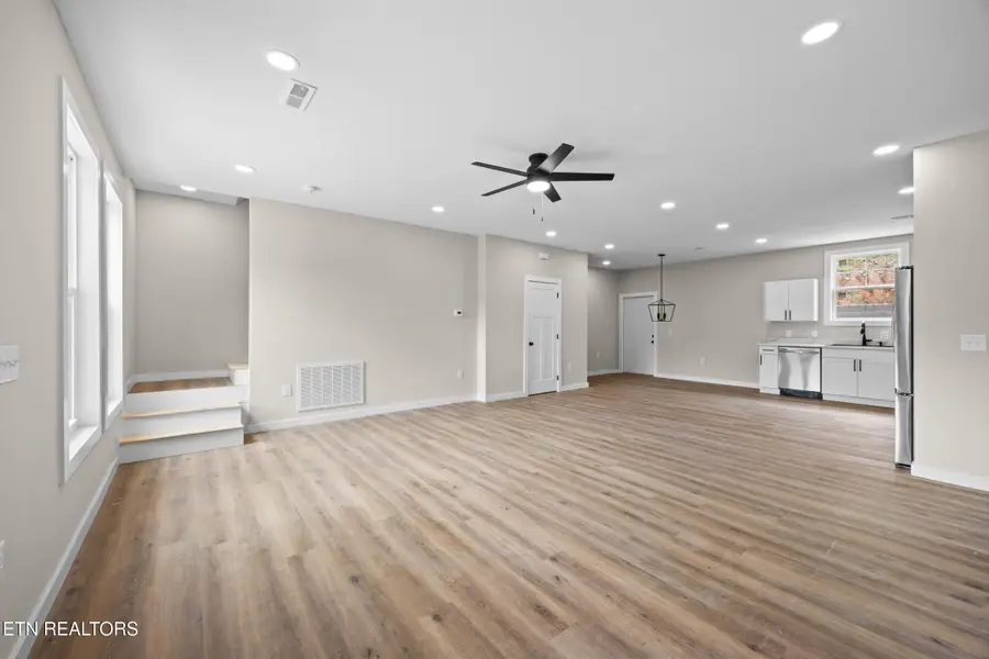 1039 N Gay St, Dandridge, TN 37725 - #3