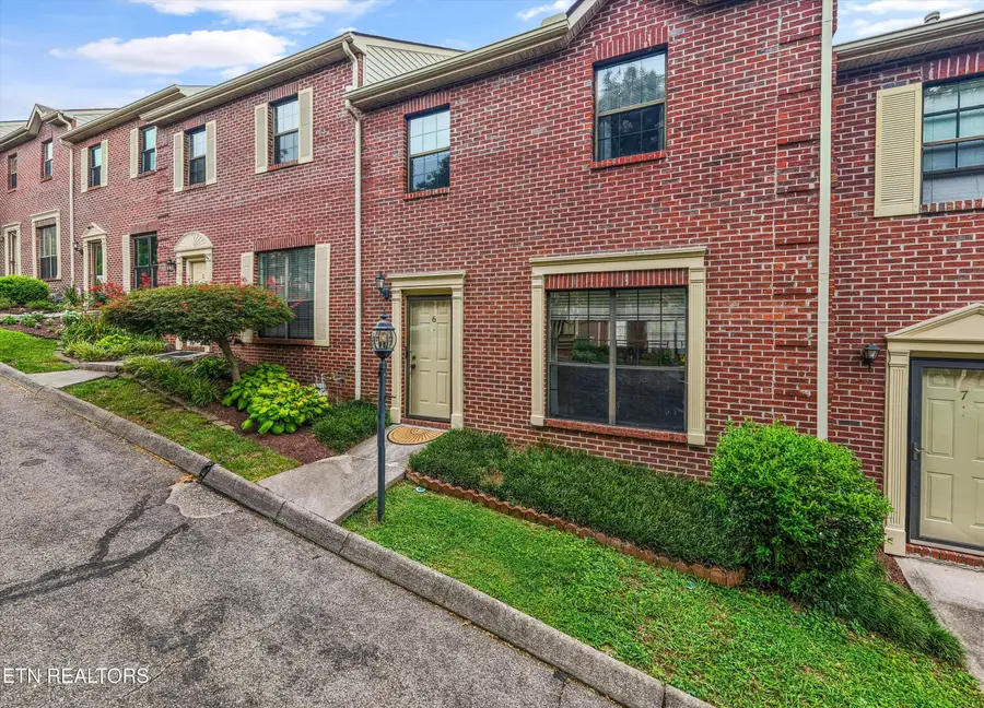 437 S Gallaher View Rd #6, Knoxville, TN 37919 - #2