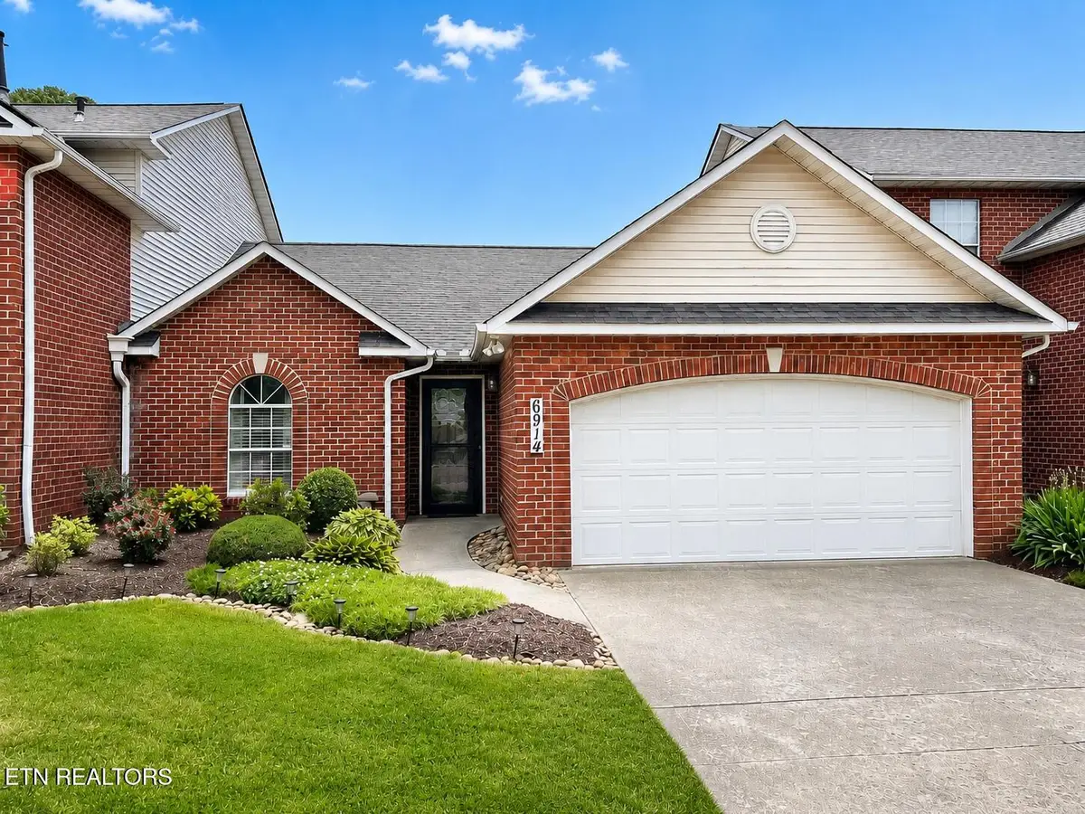 6914 Pemmbrooke Shire Lane, Knoxville, TN 37909 - #1