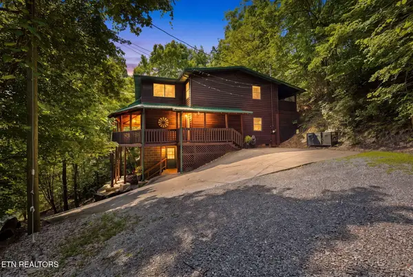 2202 Applewood Rd, Sevierville, TN 37862