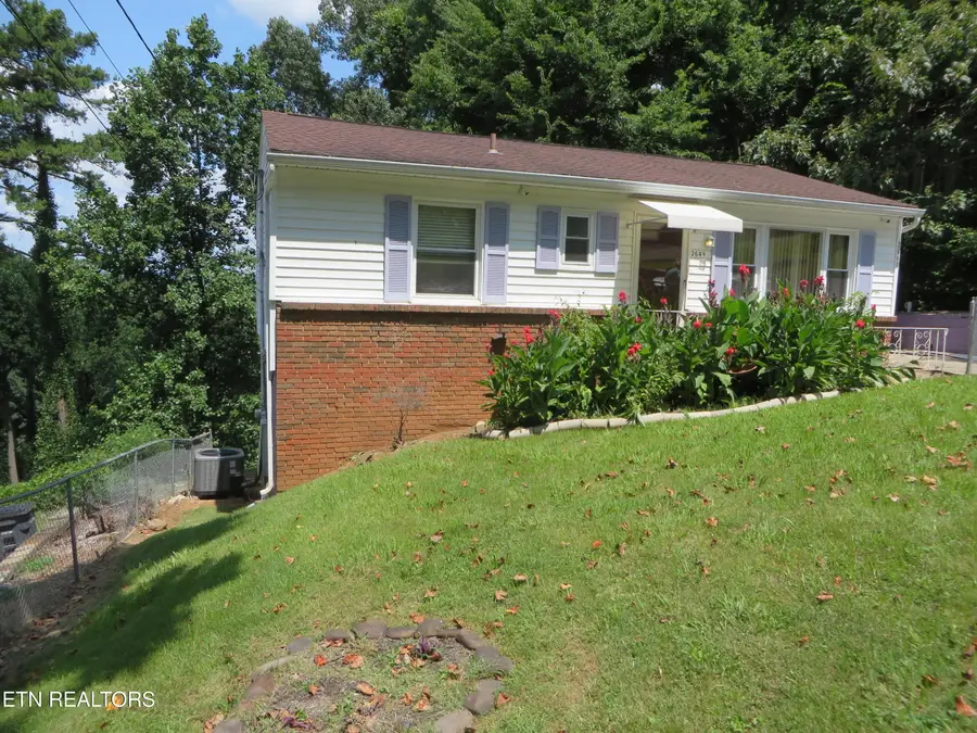 2649 Vucrest Ave, Knoxville, TN 37920 - #2