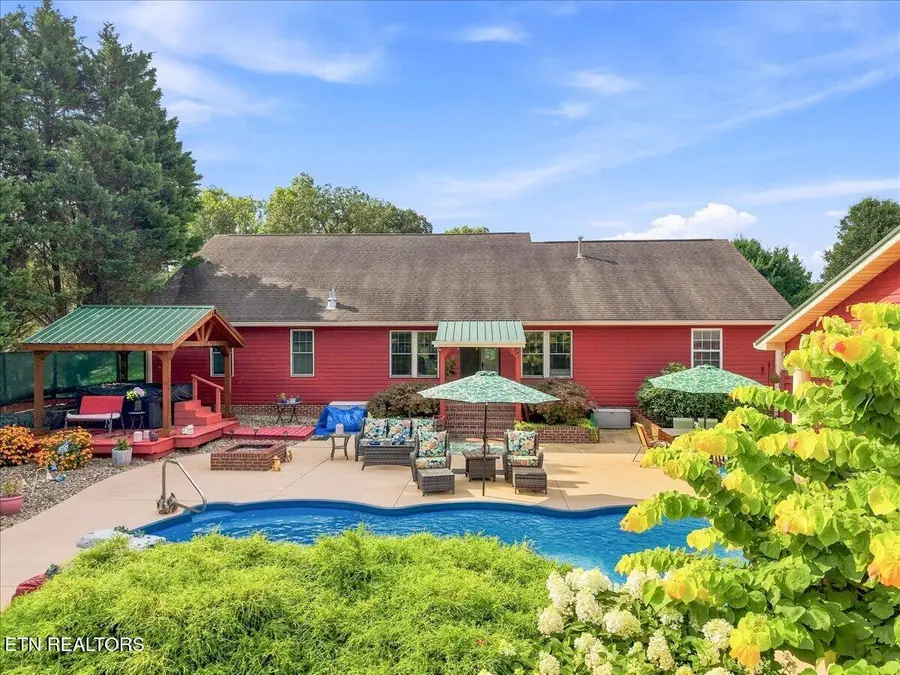 416 Terry Point Rd, Dandridge, TN 37725 - #3