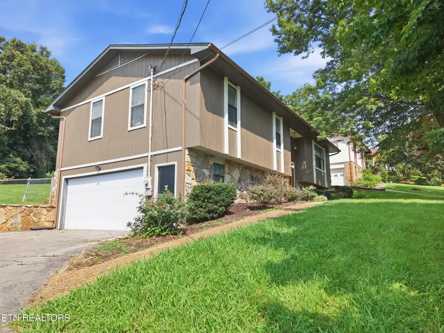 7813 Cedarcrest Rd, Knoxville, TN 37938 - #3
