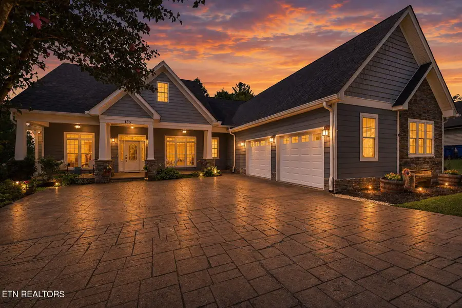 135 W Northberry St, Oak Ridge, TN 37830 - #2