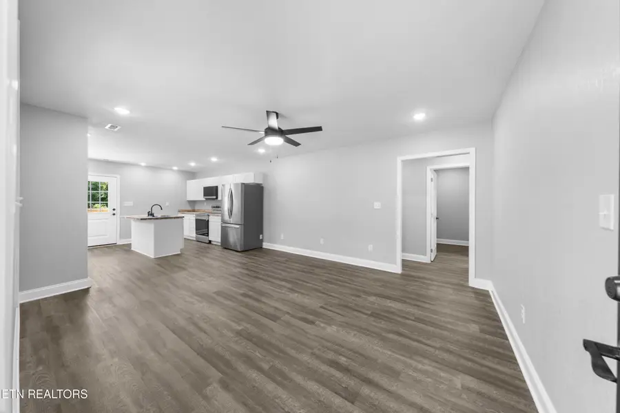994 Pinecrest Rd, Jacksboro, TN 37757 - #3
