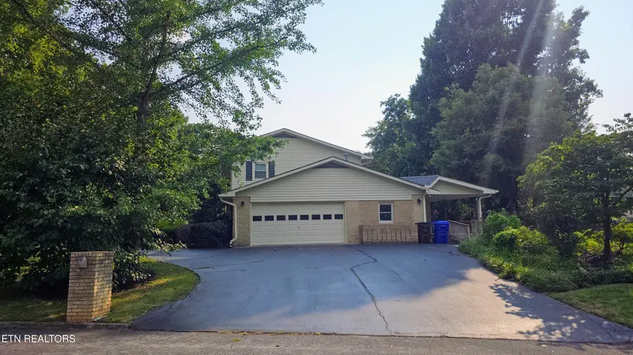 111 Claremont Rd, Oak Ridge, TN 37830 - #2