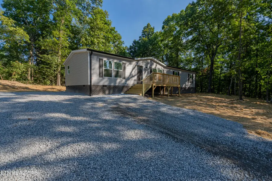 725 S Douglas Ave, Rockwood, TN 37854 - #2