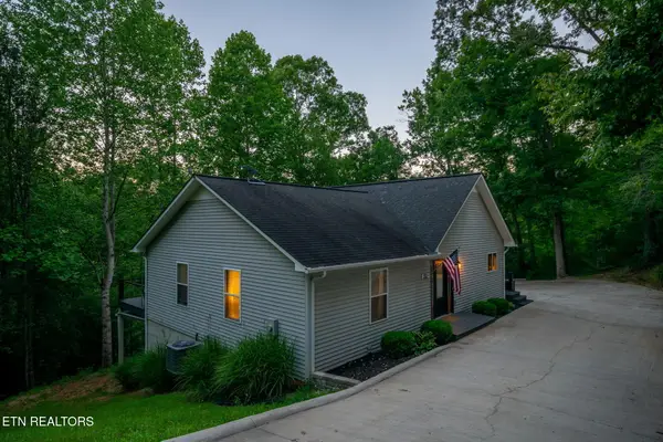 332 Pearl Rd, LaFollette, TN 37766