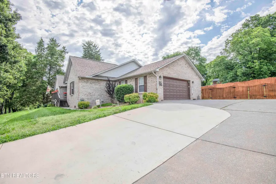 1217 Topside Rd, Louisville, TN 37777 - #2