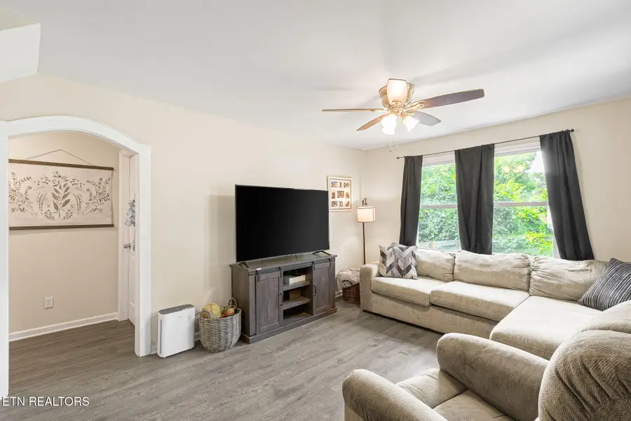 439 Jarnigan St, Clinton, TN 37716 - #3