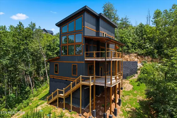 2046 Spurling Rd, Sevierville, TN 37862
