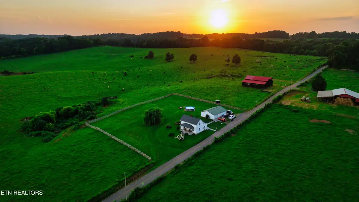 1051 Happy Hollow Rd, Lenoir City, TN 37771 - #1