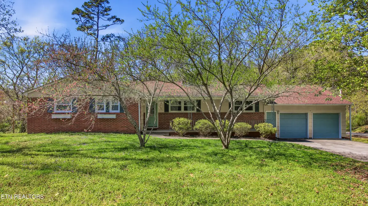 4721 W Sunset Rd, Knoxville, TN 37914 - #1