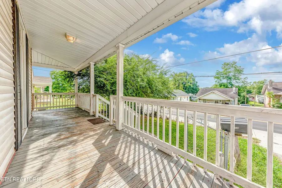 909 Atlantic Ave, Knoxville, TN 37917 - #3