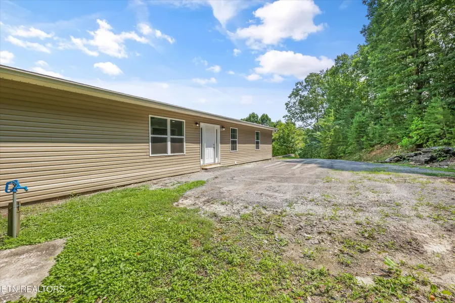 239 Carroll Hollow Rd, Clinton, TN 37716 - #3