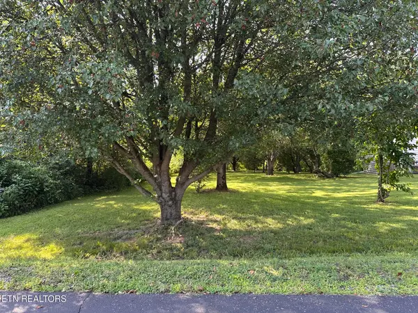 135 Ogana Way, Loudon, TN 37774
